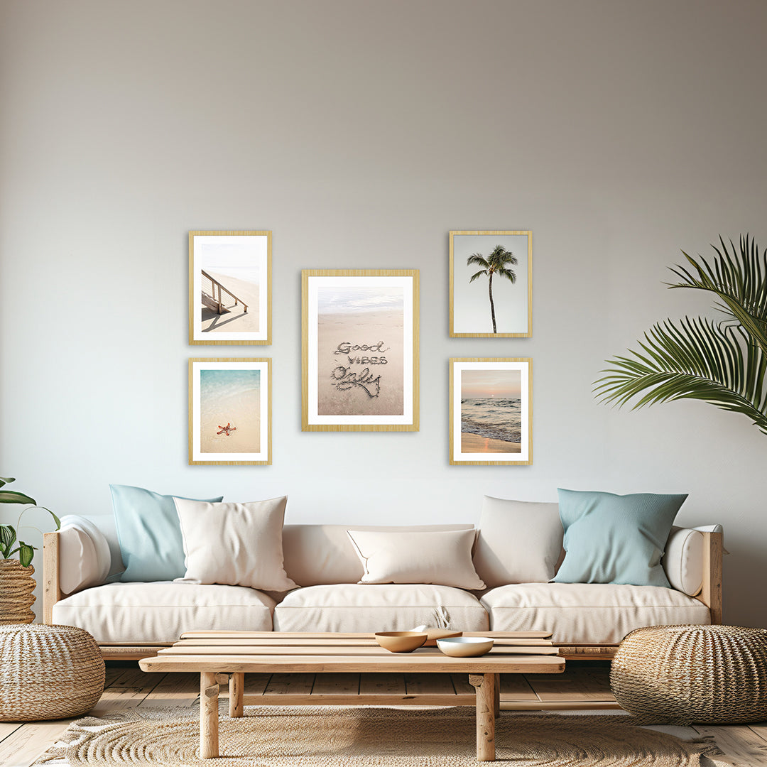 Quadro Vibe Praia com Vidro Moldura Amadeirada - Médio 50x70cm