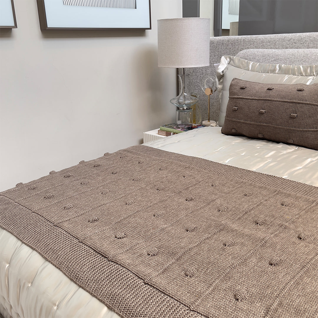 Peseira de Tricot para Cama Bege Capuccino 90x240cm Bolinha