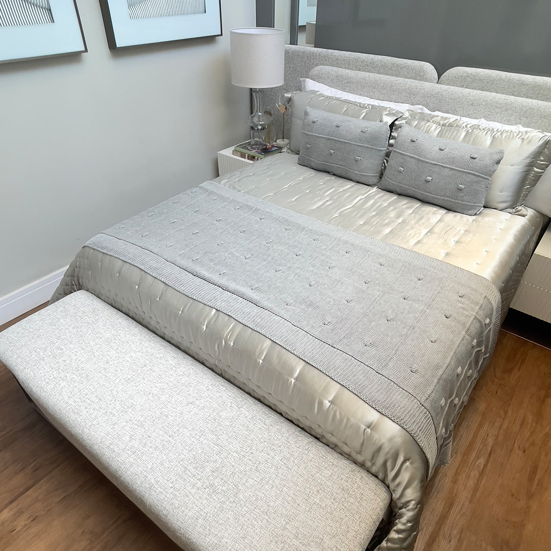 Peseira de Tricot para Cama Cinza Névoa 90x240cm Bolinha