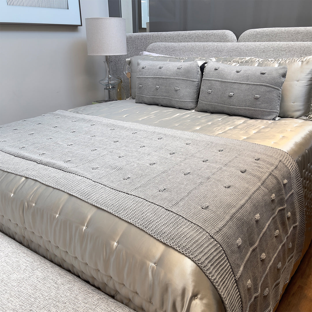 Peseira de Tricot para Cama Cinza Névoa 90x240cm Bolinha