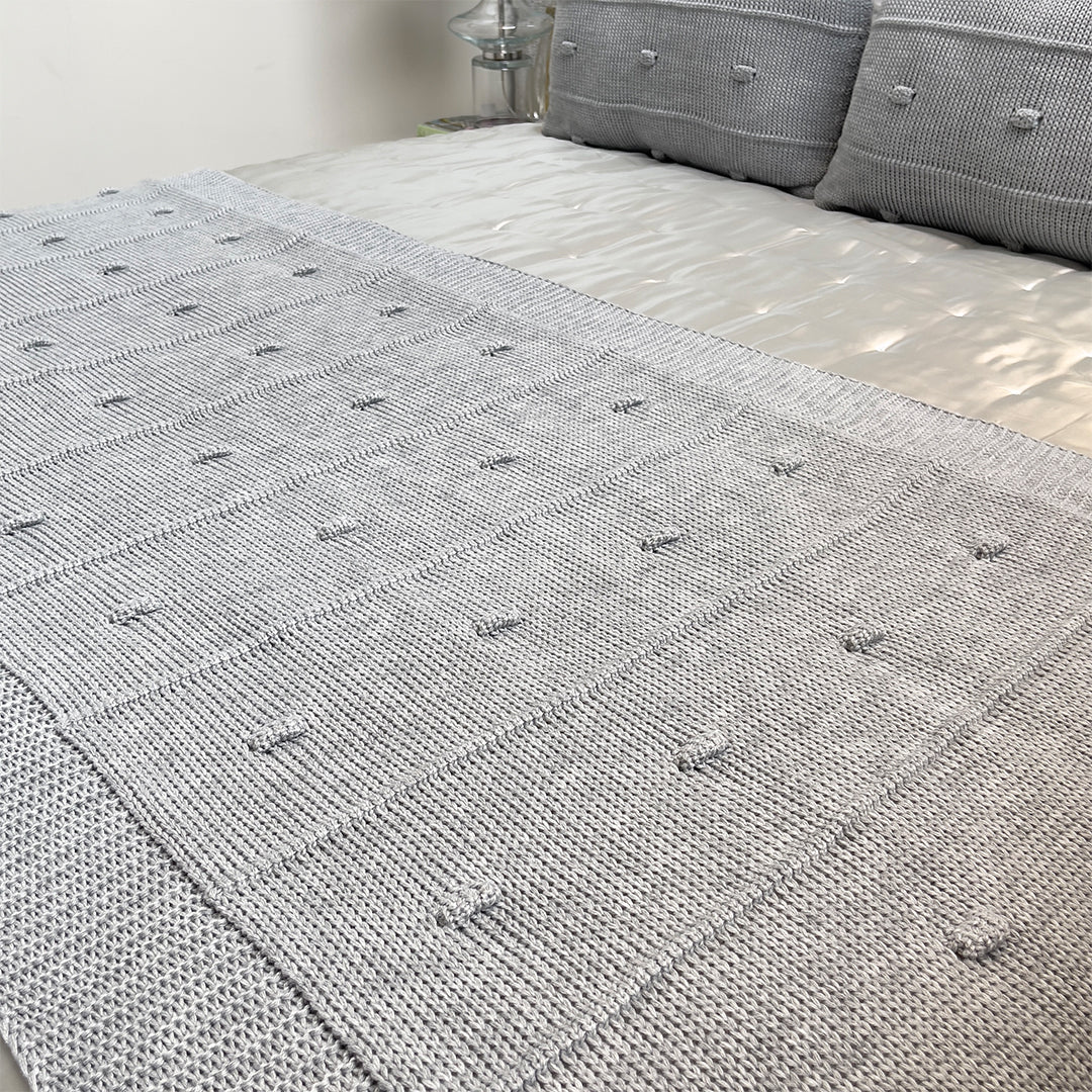 Peseira de Tricot para Cama Cinza Névoa 90x240cm Bolinha
