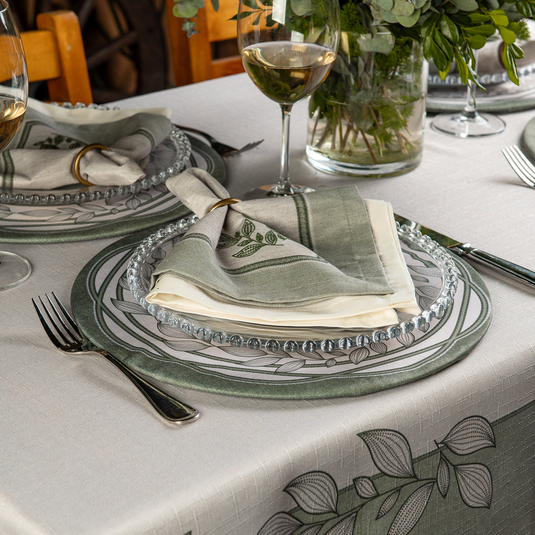 Toalha de Mesa Quadrada Folhas Verdes 4 Lugares 140x140