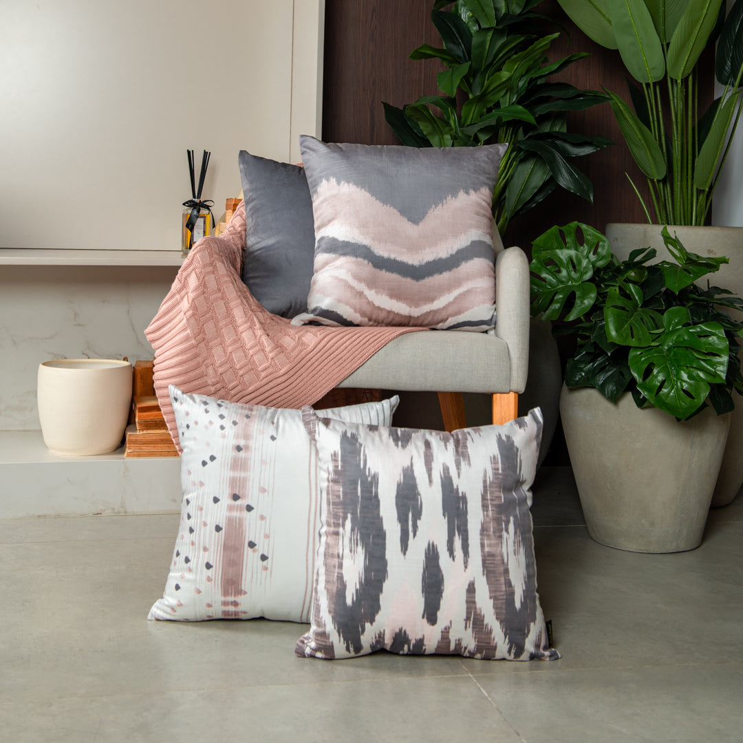 Capa Almofada Veludo Rosê e Cinza Animal Print 43x43cm