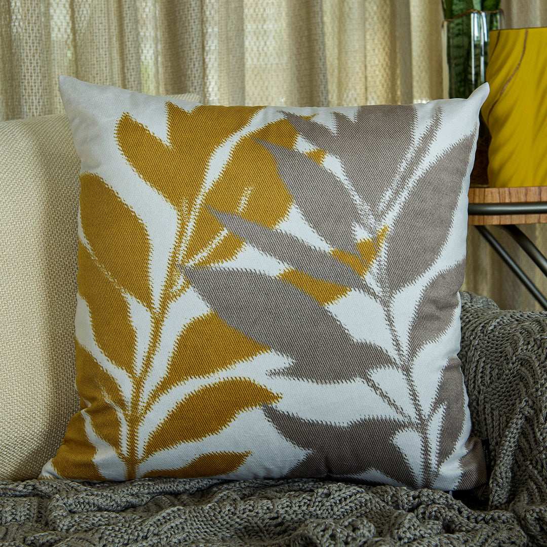 Capa Almofada Veludo Luxor Folhas Bege e Amarela 50x50cm