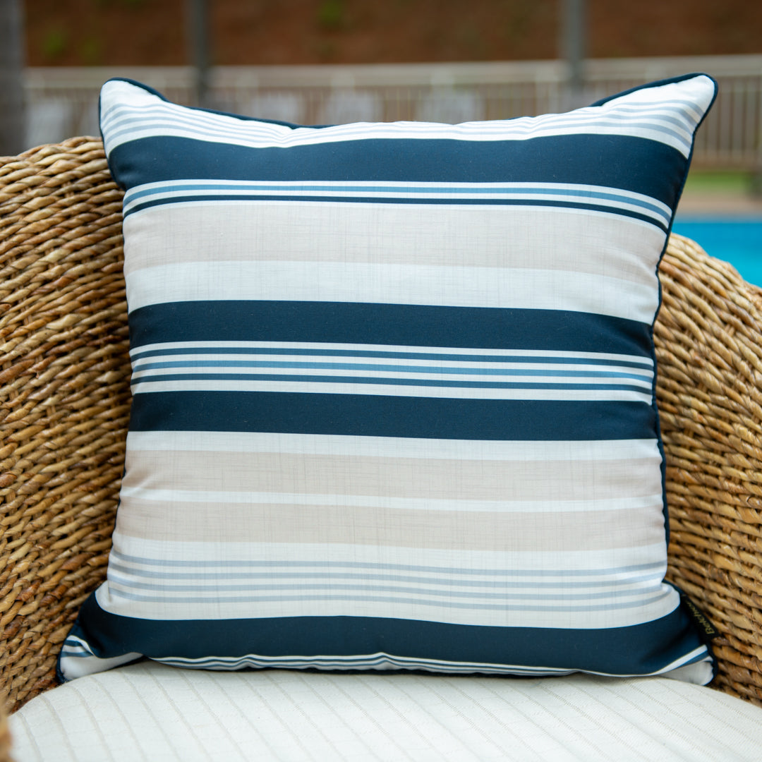 Capa Almofada Náutica Azul Bege e Branca com Cordonê 50x50