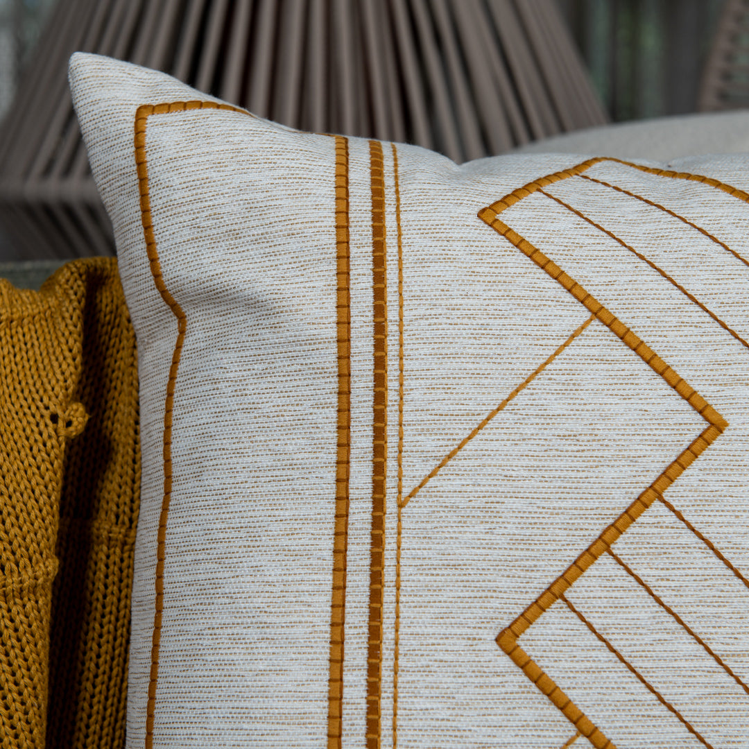 Capa Almofada cor Linho Bordada Mostarda 50x50cm Concept