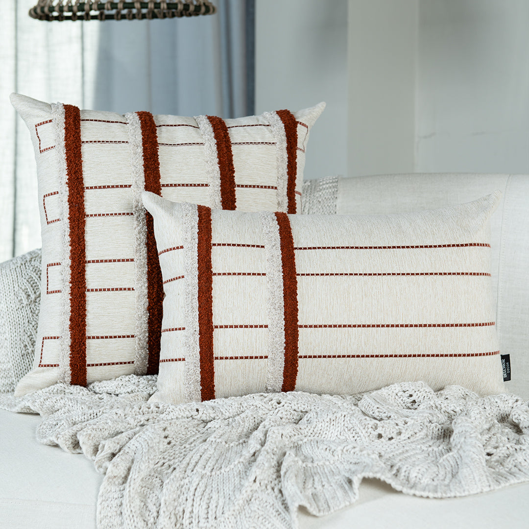 Capa Almofada cor Linho Bordada com Fio Boucle Terracota 50x50cm Concept