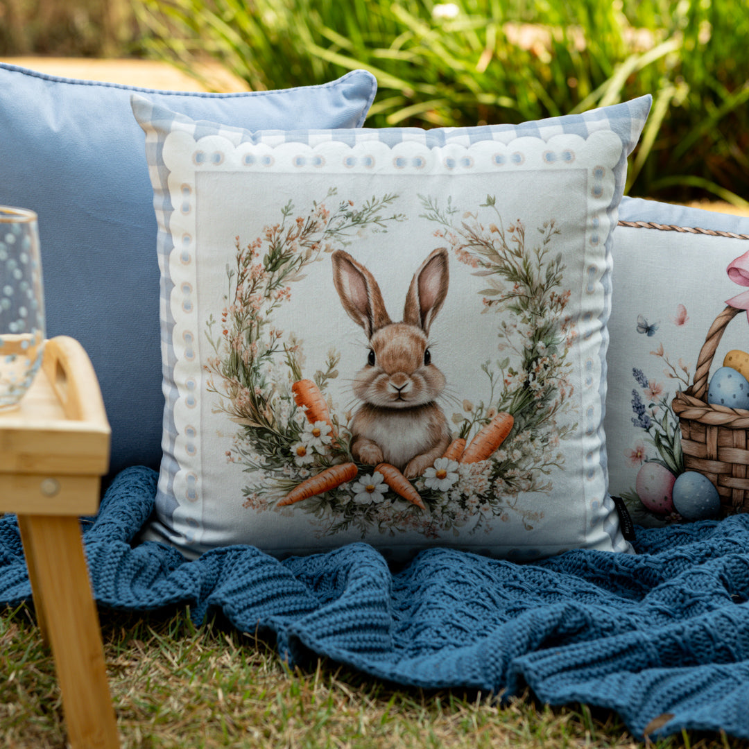 Kit 2 Capas de Almofada Veludo Páscoa - Cenouras e Coelhos 43x43cm
