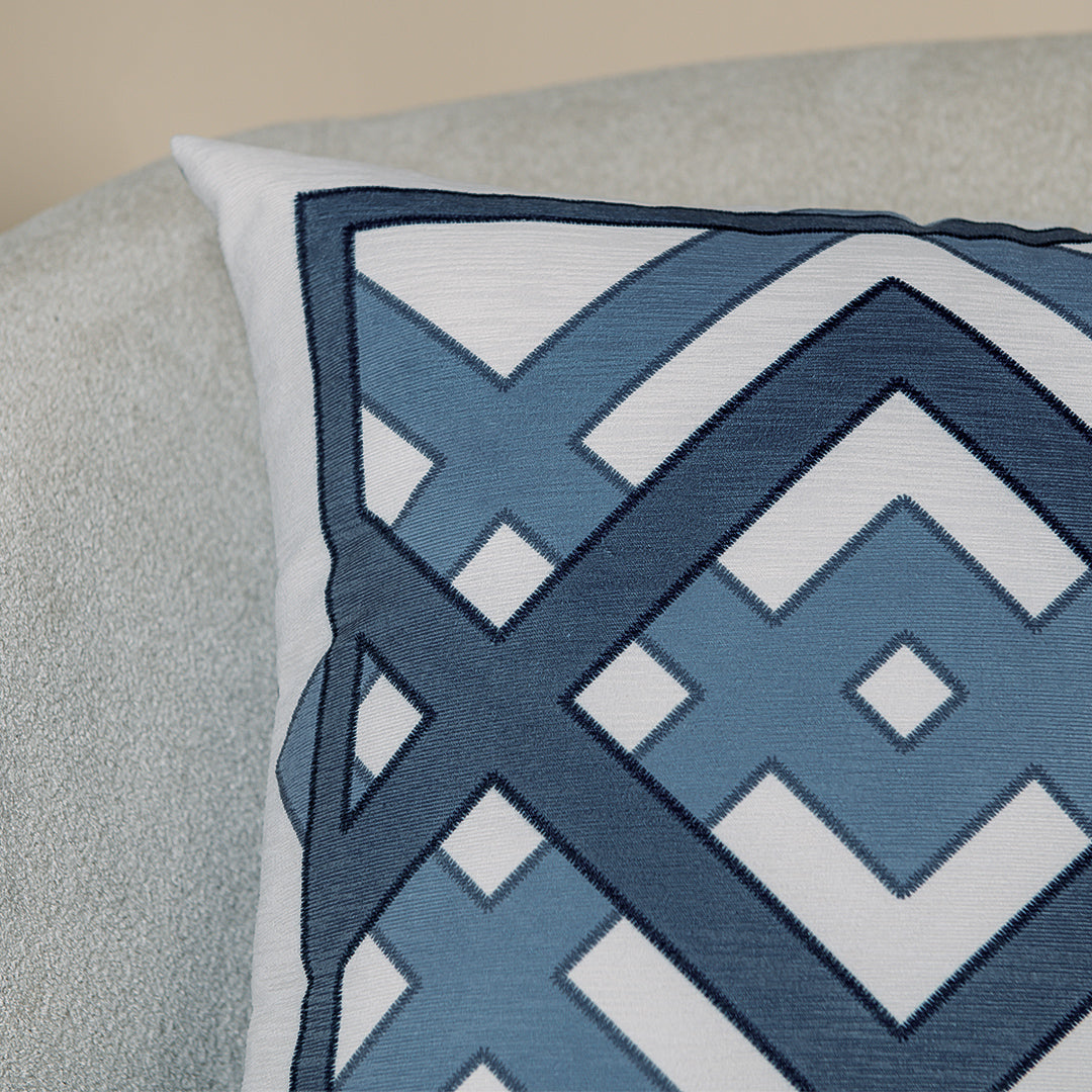 Capa Almofada Aveludada Bordado Estampado Formas Serenity