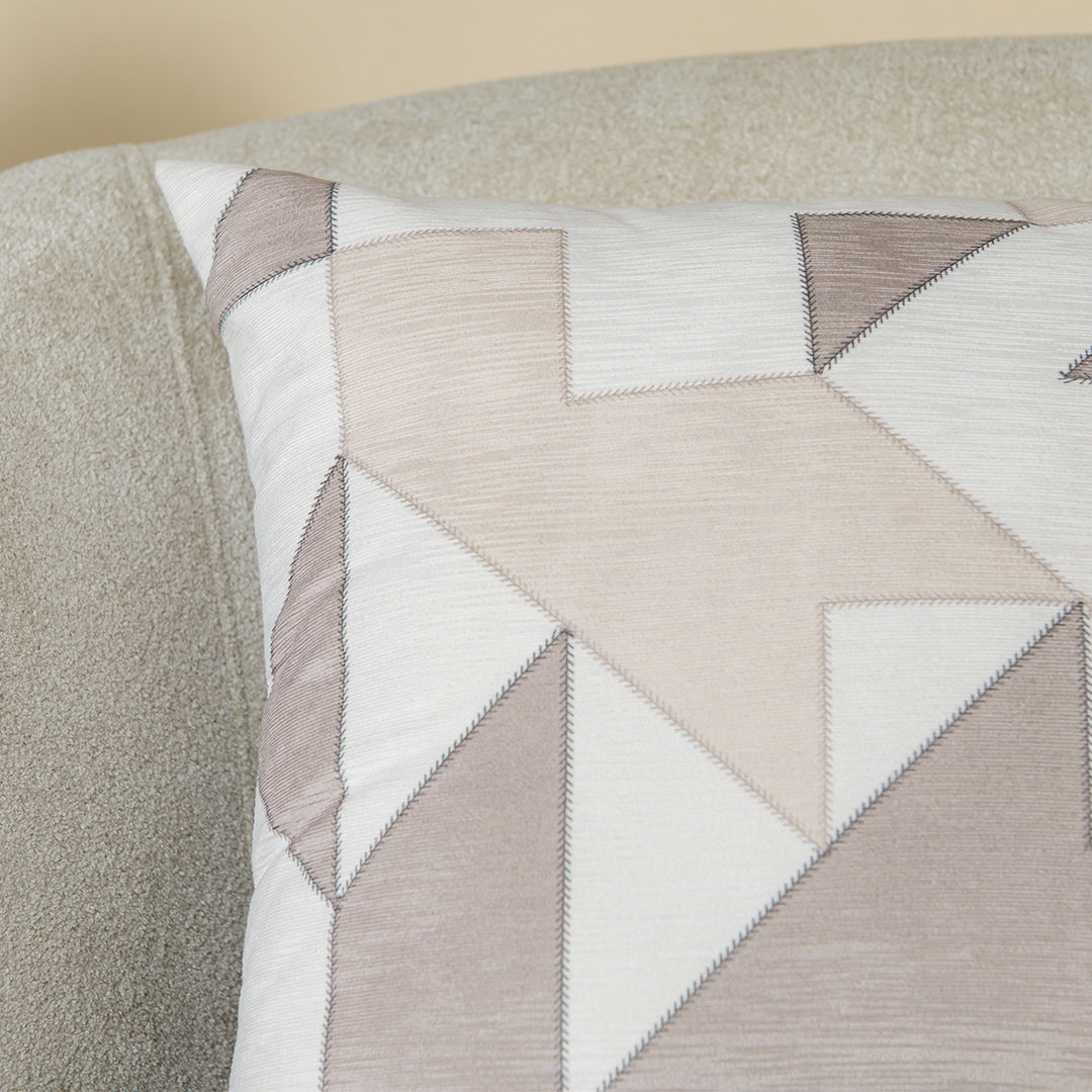 Capa Almofada Aveludada Bordado Estampado Off White Serenity