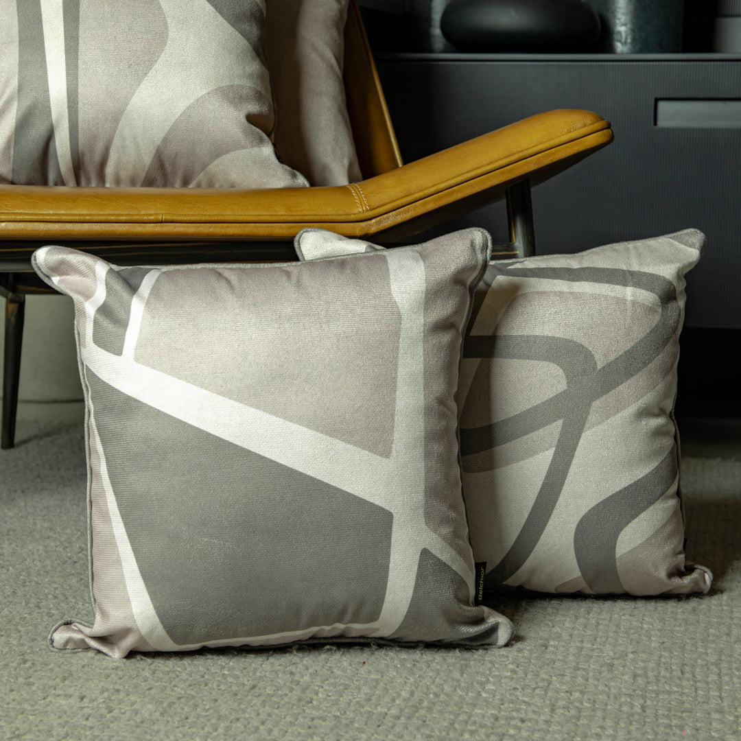 Capa Almofada Aveludada Cinza c/ Cordonê Velveteen 43x43cm