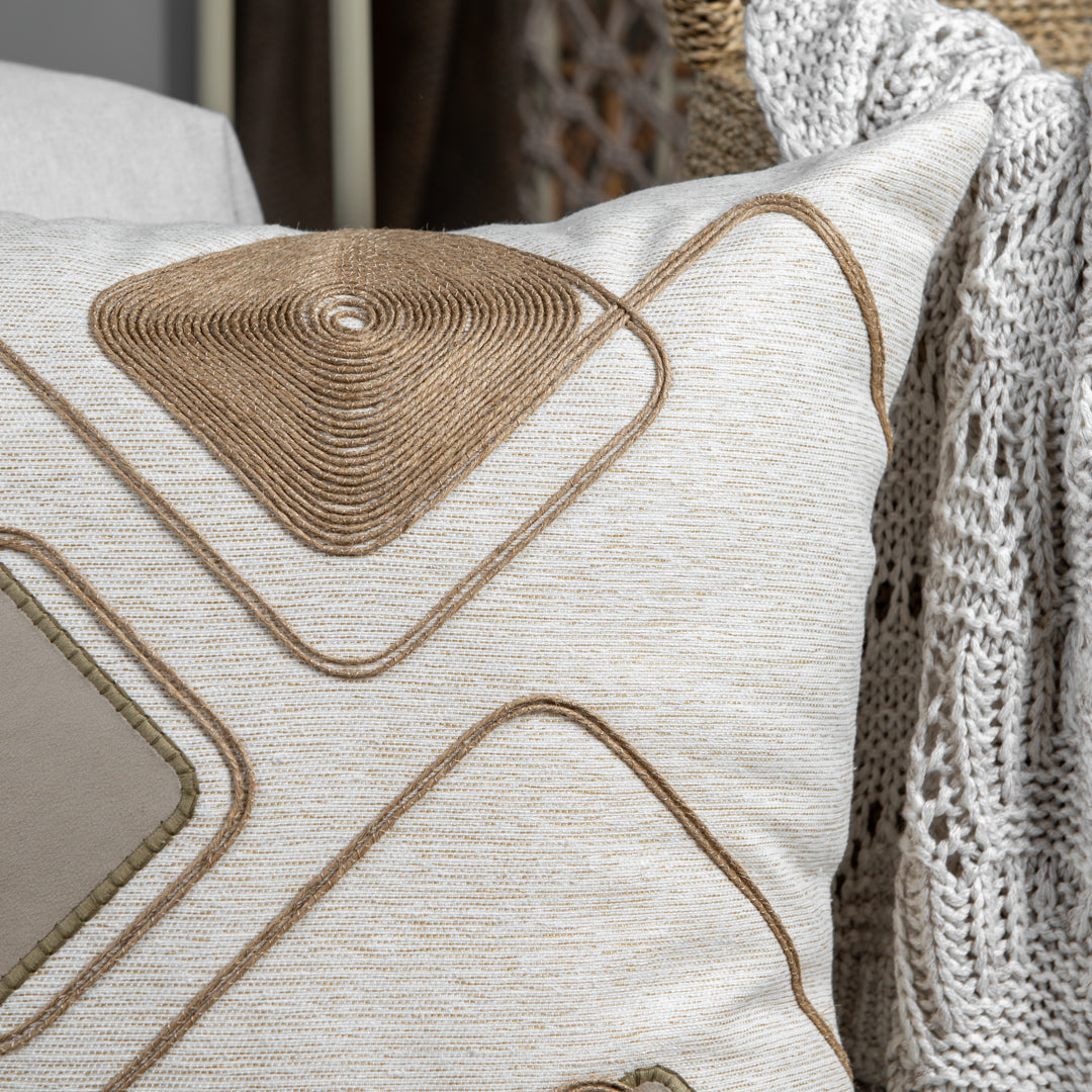 Capa Almofada cor Linho c/ Bordado e Fio Sisal 50x50cm Concept