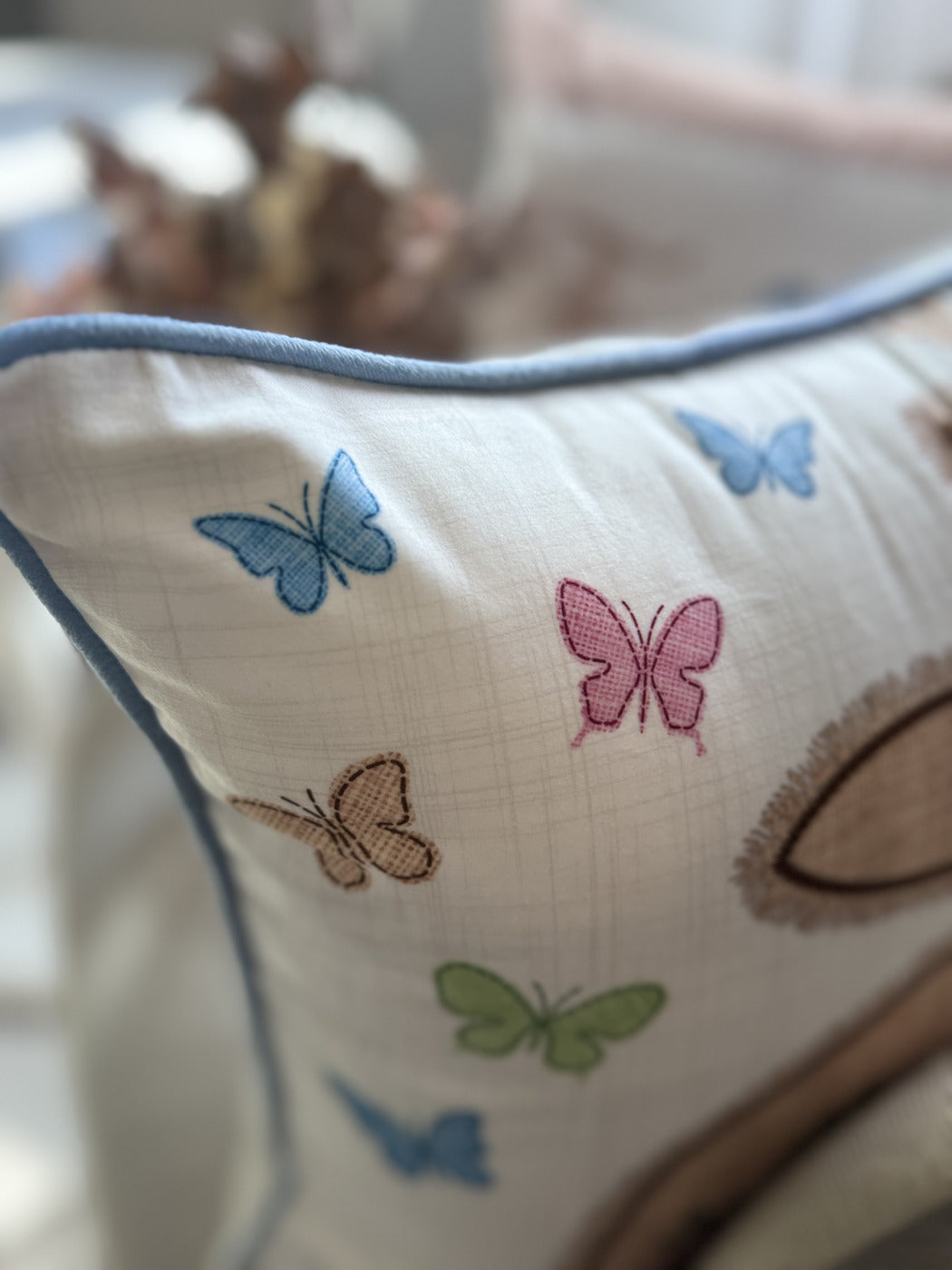 Capa Almofada Veludo Páscoa Coelho com Cordonê 43x43cm