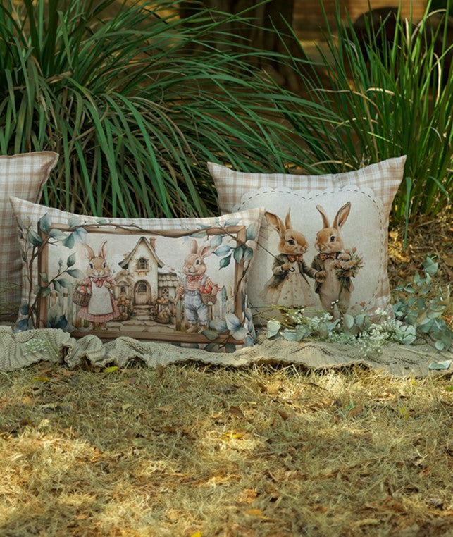 Kit 2 Capas de Almofada Páscoa Rústica - Casa Casal de Coelhos 43x43cm