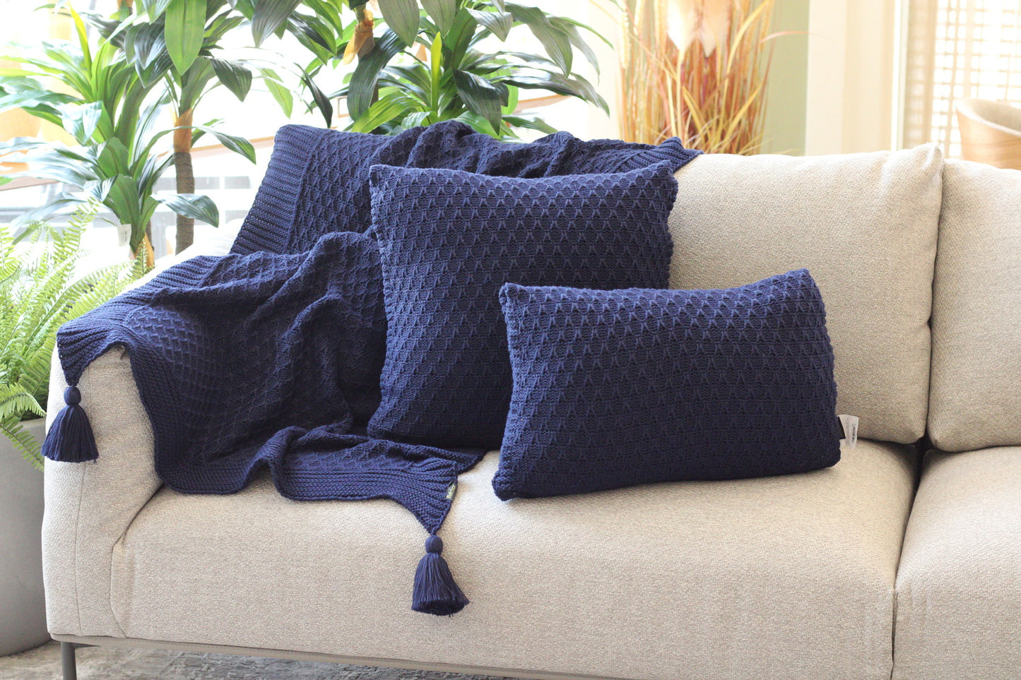 Manta Peseira de Tricot Azul jeans 90x180 cm com Tassel - Colméia