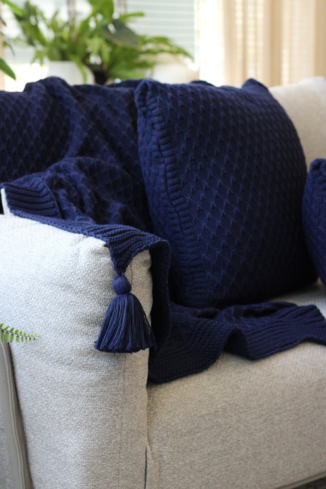 Manta Tricot Azul Marinho 90x180 cm com Tassel - Colméia