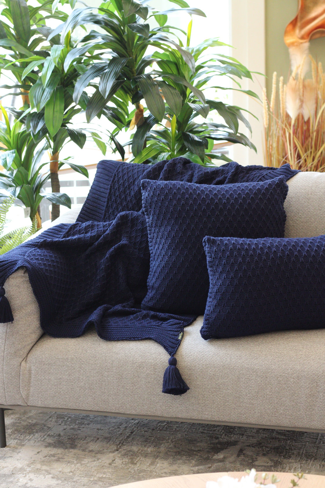 Manta Tricot Azul Marinho 90x180 cm com Tassel - Colméia