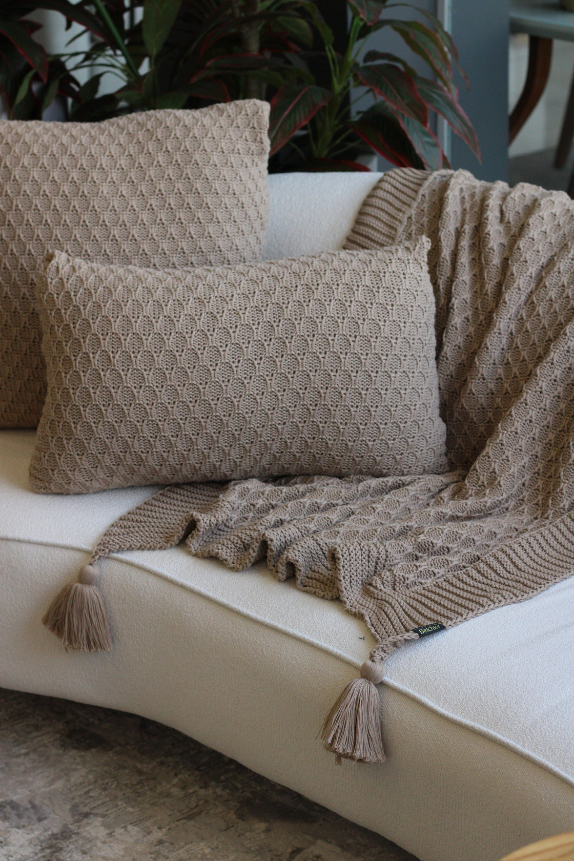 Manta Peseira de Tricot Castor 90x180 cm com Tassel - Colméia