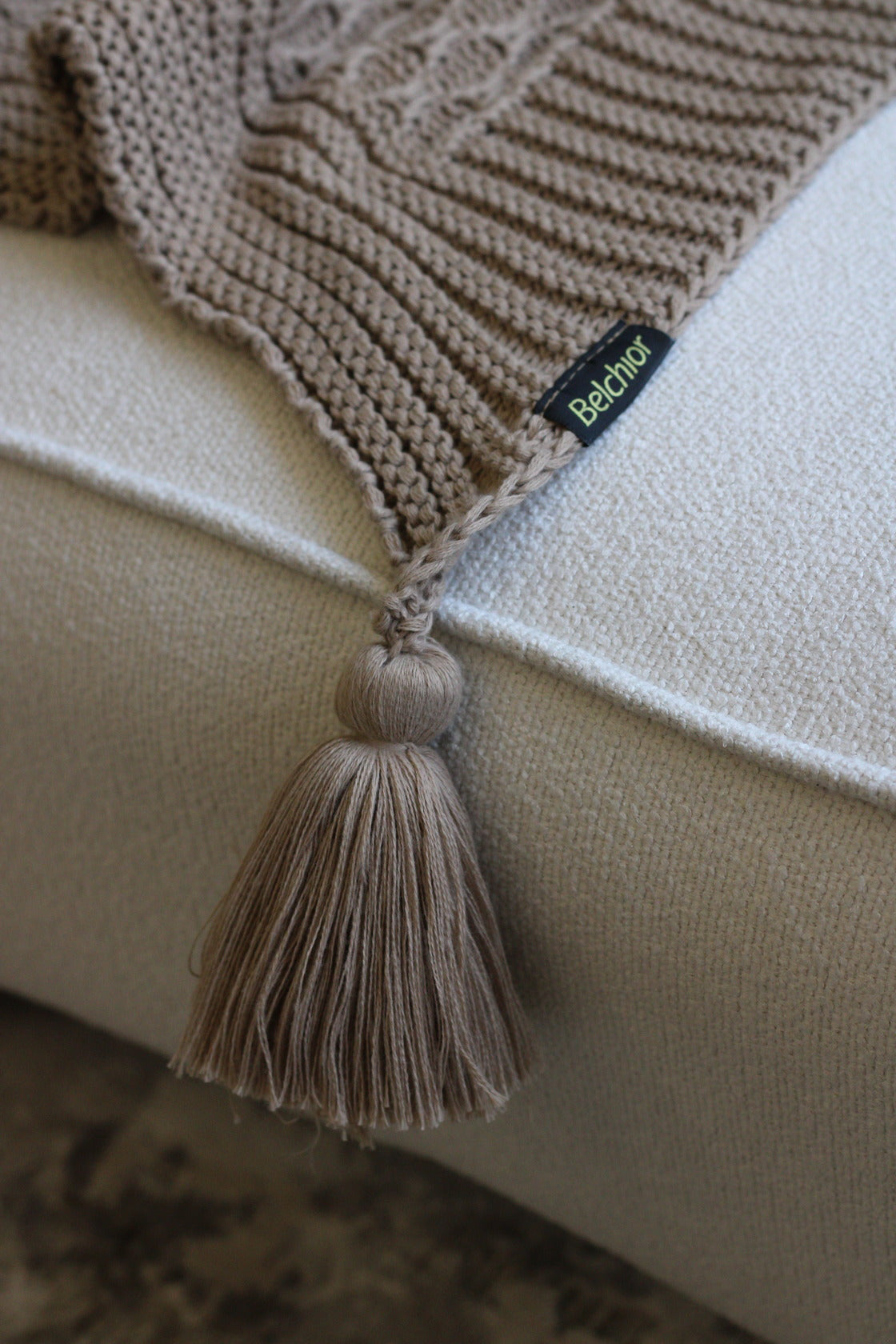 Manta Peseira de Tricot Castor 90x180 cm com Tassel - Colméia