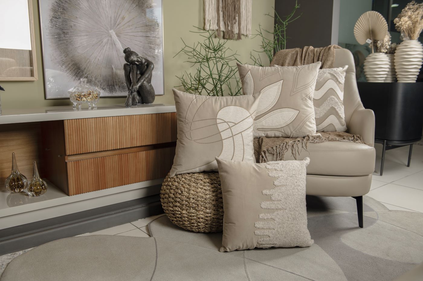 Capa Almofada cor Linho e Aveludada Areia com Bordado 50x50cm