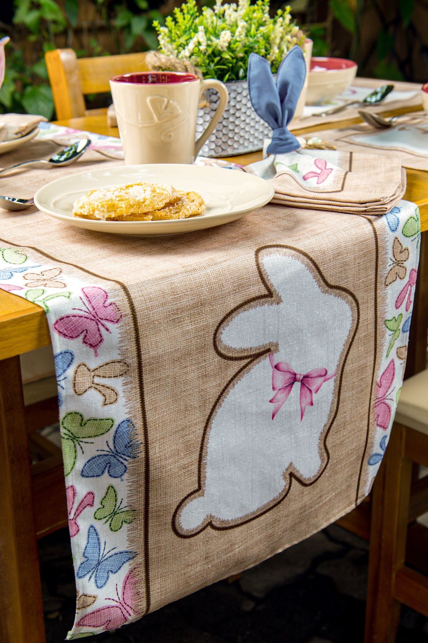 Caminho de Mesa Coelho Páscoa Aveludado c/ Hidrorrepelência