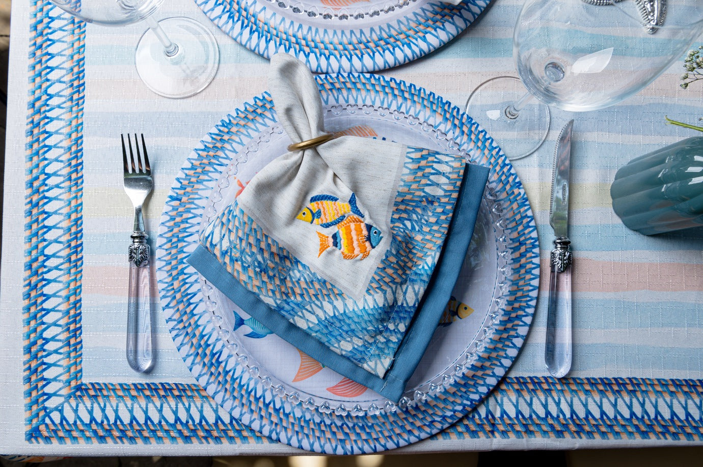 Kit 2 Guardanapos Linho Bordado Acqua Azul 40x40 + 2 Argolas
