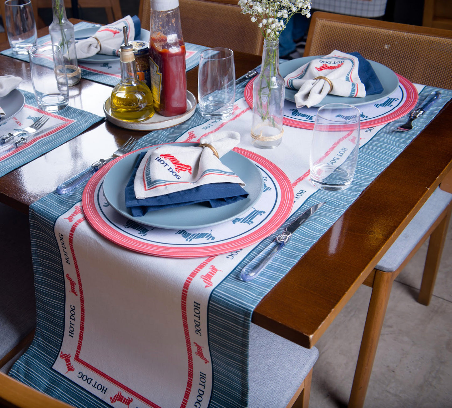 Caminho de Mesa Hot Dog c/ Hidrorrepelência 43x142