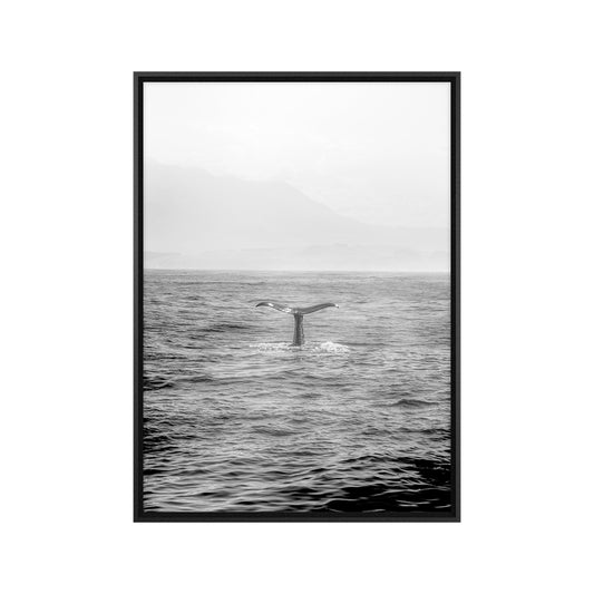 Quadro Baleia ao Mar com Vidro Moldura 3D Preta - Grande 80x100cm