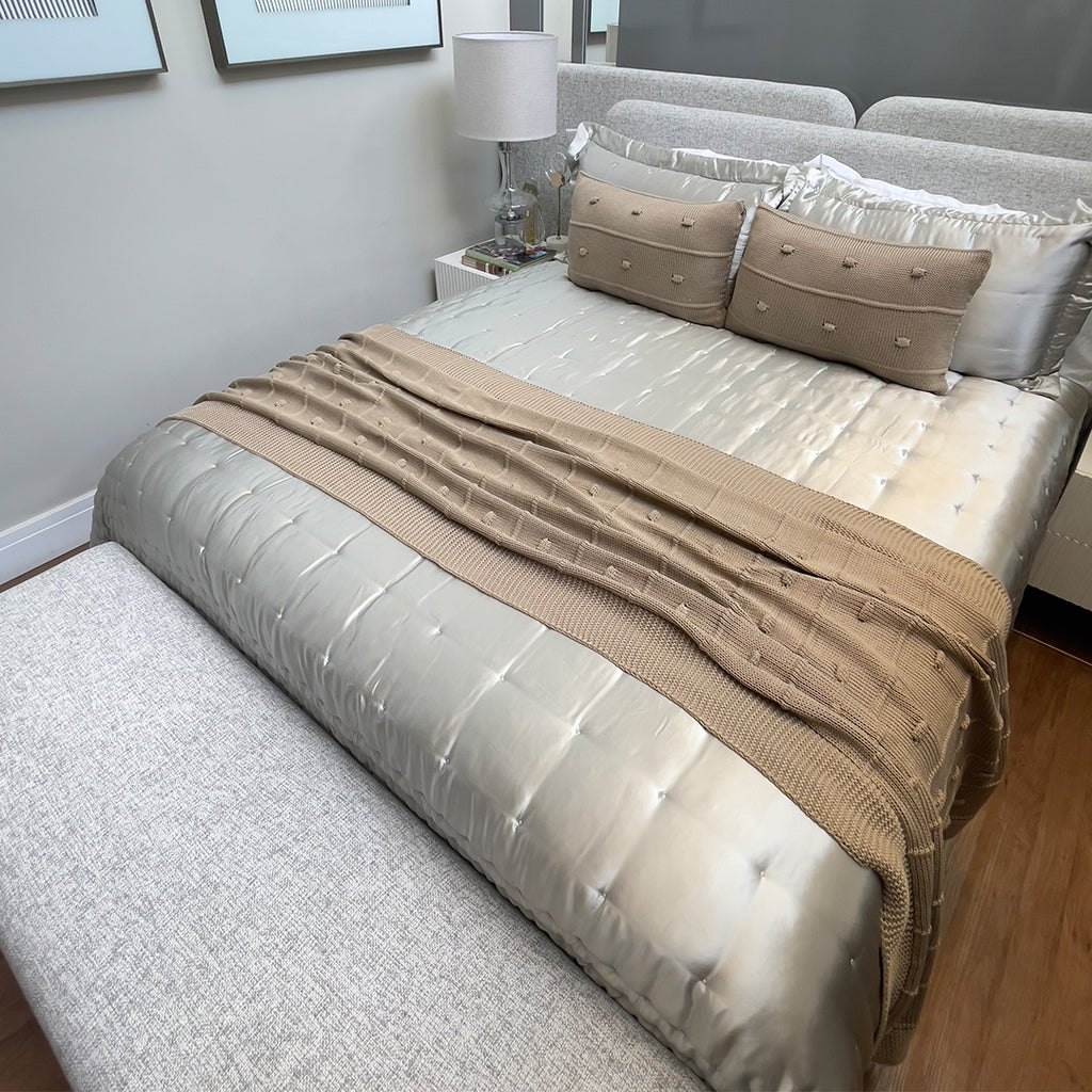 Peseira Tricot para Cama Bege Natural 90x240cm Bolinha