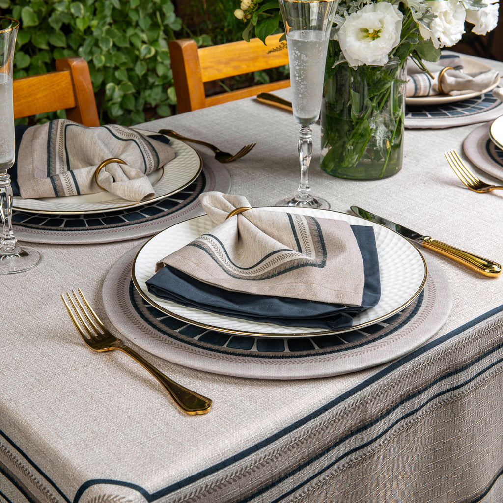 Toalha de Mesa Retangular Azurite Off White 6 Lugares 140x220