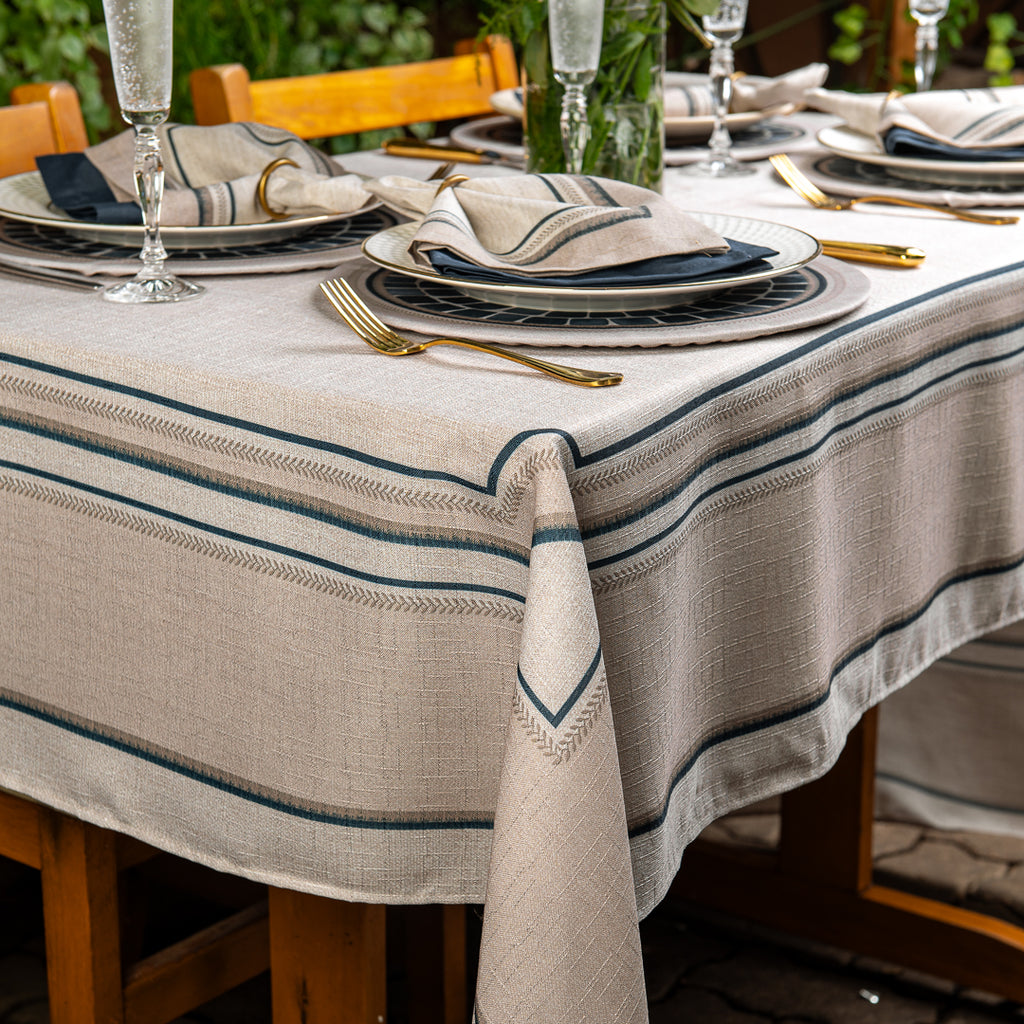 Toalha de Mesa Retangular Azurite Off White 6 Lugares 140x220