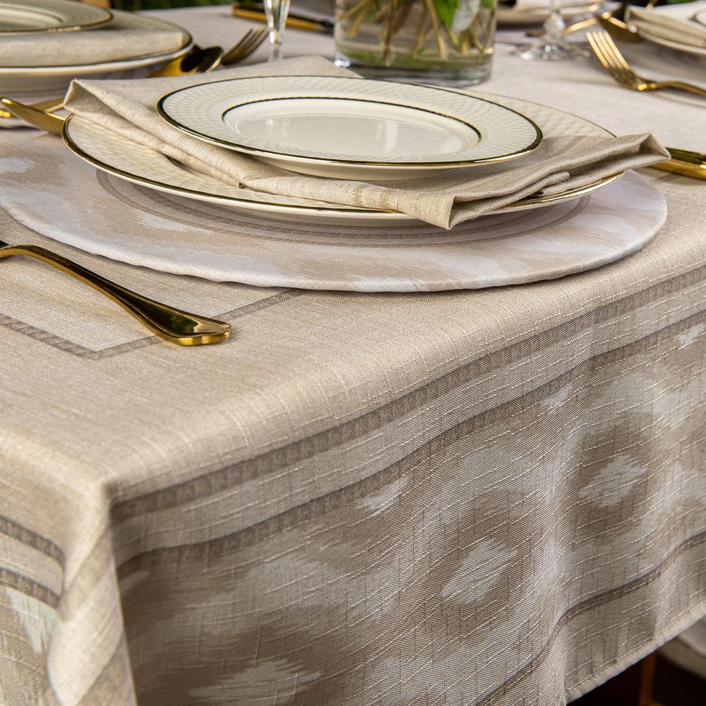 Toalha de Mesa Retangular Dunas Ikat Bege 8 Lugares 140x270