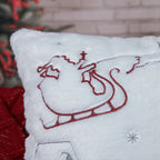 Capa Almofada Natalina Bordada c/ Pelúcia Branca e Veludo Vermelho 43x43cm