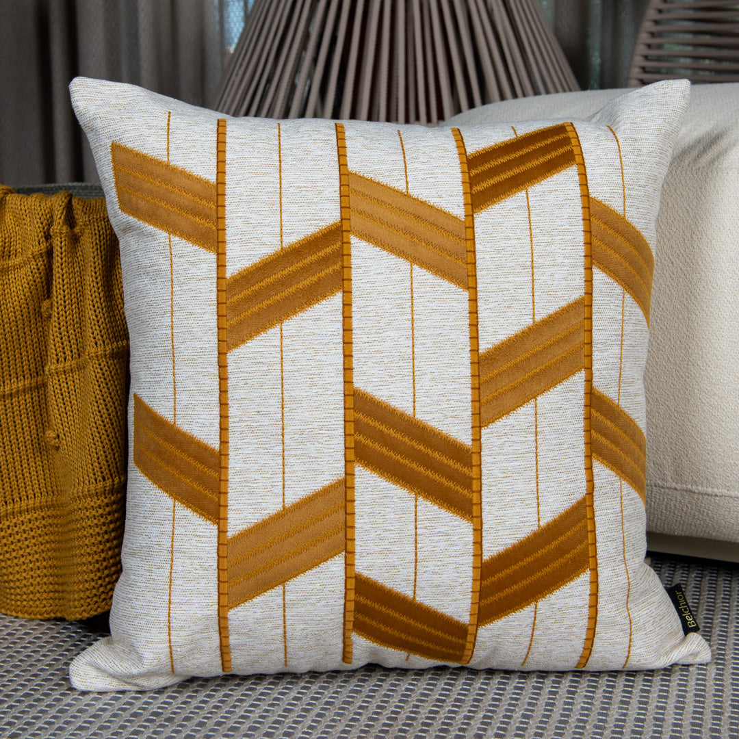 Capa Almofada cor Linho c/ Bordado Mostarda 50x50cm Concept