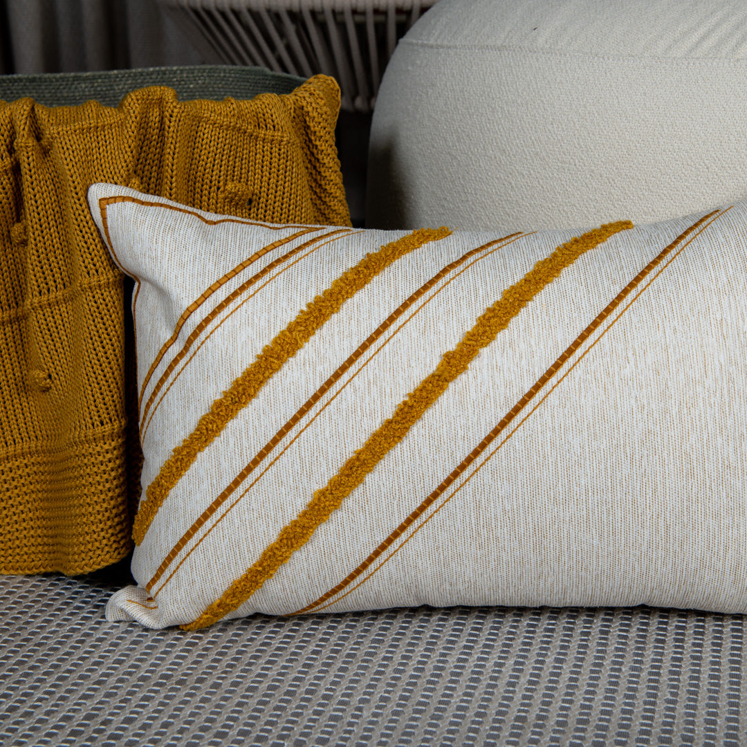 Capa Almofada cor Linho Bordada Boucle Mostarda 35x55cm Concept