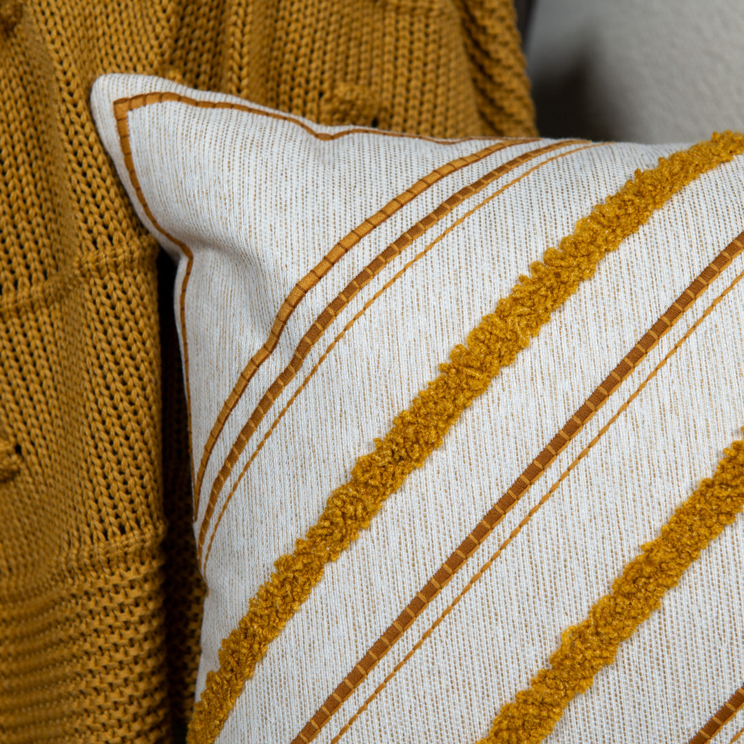 Capa Almofada cor Linho Bordada Boucle Mostarda 35x55cm Concept