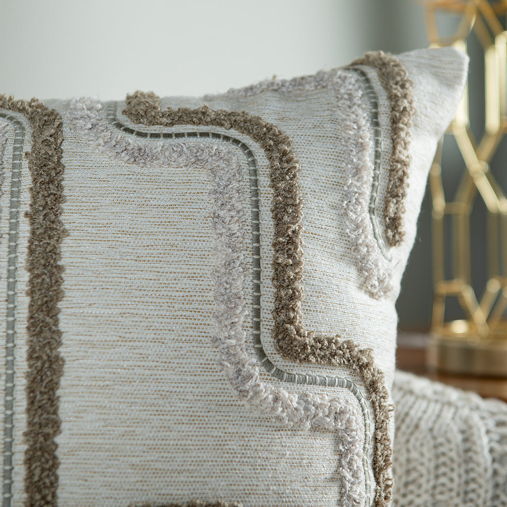 Capa Almofada cor Linho Bordada com Fio Boucle Castor 50x50cm Concept