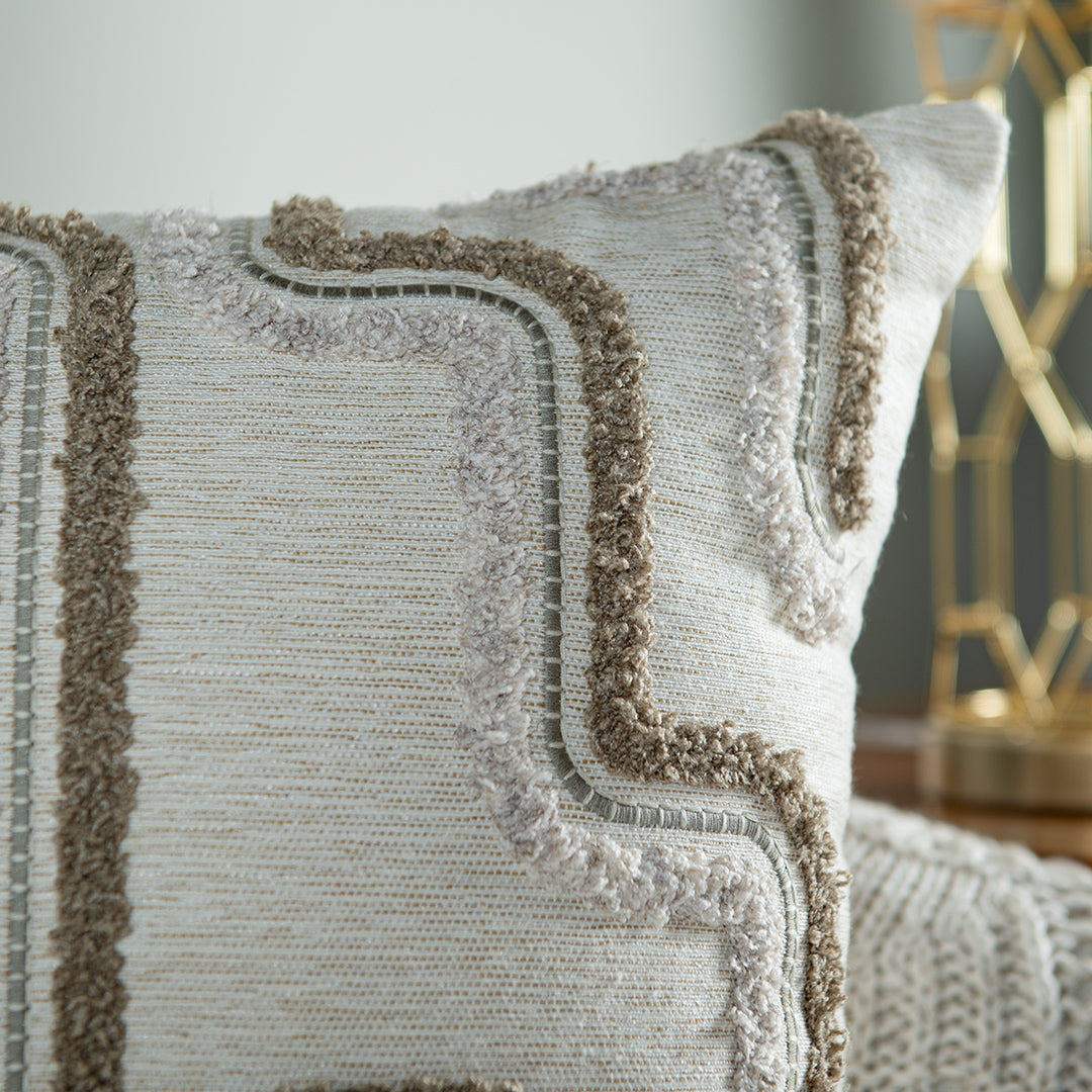 Capa Almofada cor Linho Bordada com Fio Boucle Castor 50x50cm Concept