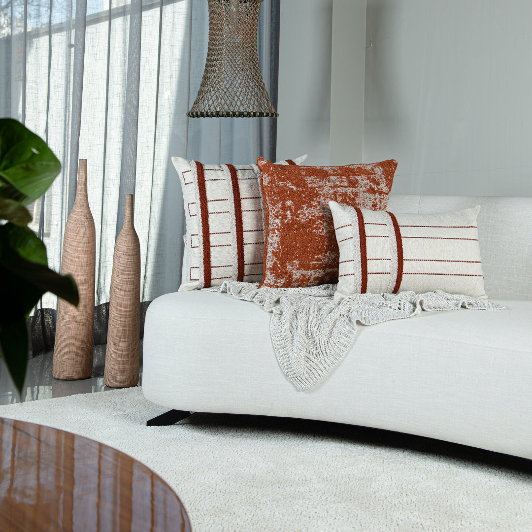 Capa Almofada cor Linho Bordada com Fio Boucle Terracota 50x50cm Concept