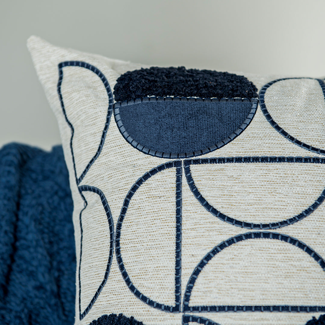 Capa Almofada cor Linho Bordada com Fio Boucle Azul 50x50cm Concept