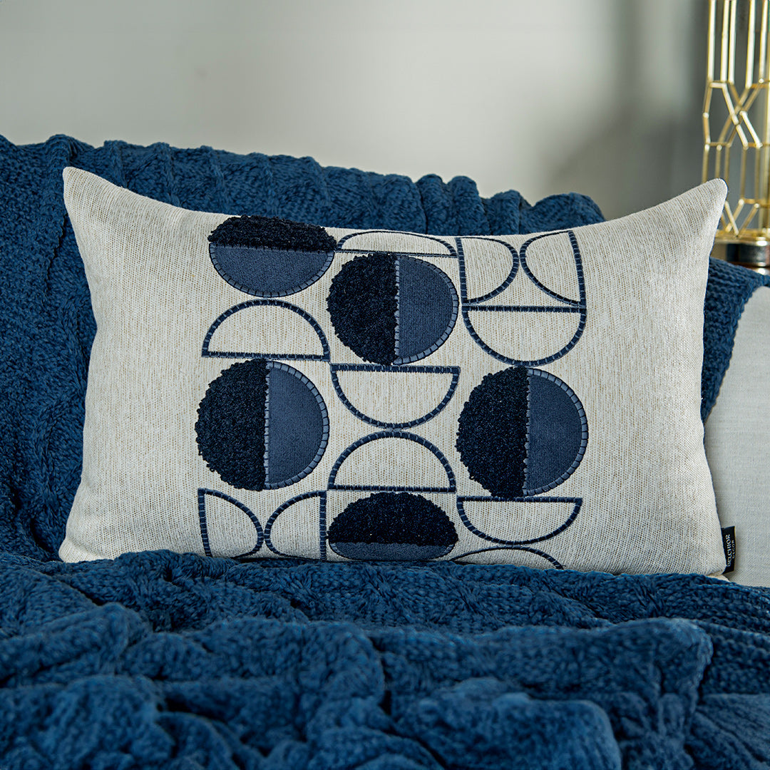 Capa Almofada cor Linho Bordada com Fio Boucle Azul 35x55cm Concept