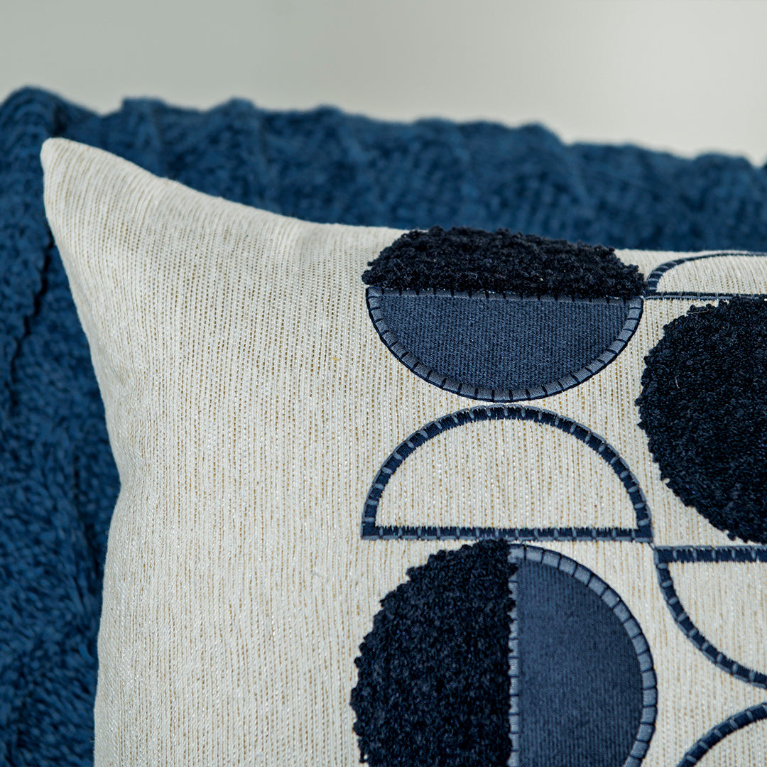 Capa Almofada cor Linho Bordada com Fio Boucle Azul 35x55cm Concept