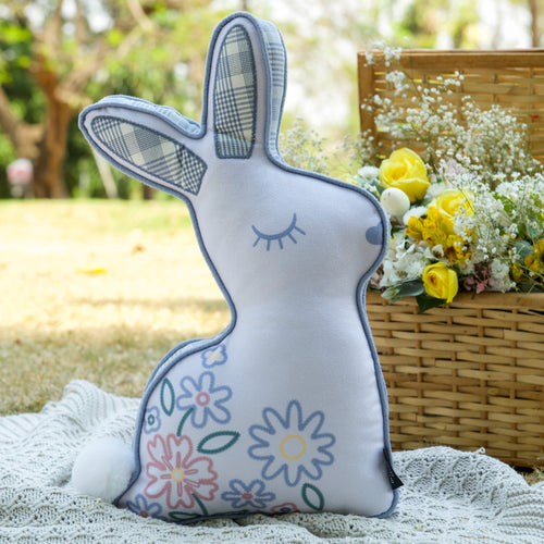 Almofada Coelho da Páscoa Azul com Cordonê / Bordado e Pompom 30x48cm