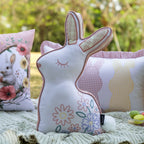 Almofada Coelho da Páscoa Rosa com Cordonê / Bordado e Pompom 30x48cm