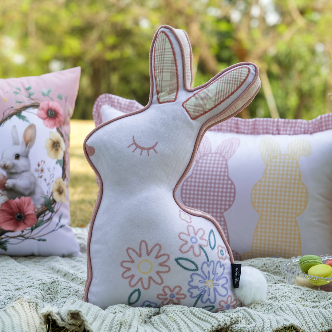 Almofada Coelho da Páscoa Rosa com Cordonê / Bordado e Pompom 30x48cm