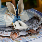 Kit 1 Caminho de Mesa + 2 Capas de Sousplat + 2 Guardanapos de Linho - Ovos de Páscoa Azul