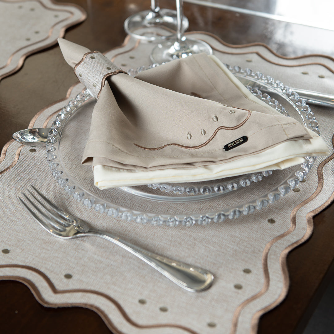 Lugar Americano Bordado Preto 44x38 - Concept Naia Poá Impermeável