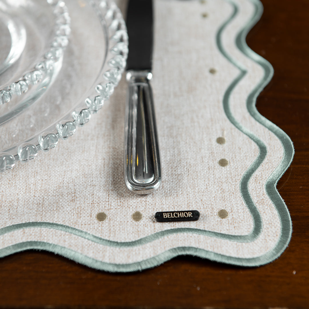 Lugar Americano Bordado Verde 44x38 - Concept Naia Poá Impermeável