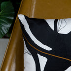 Capa Almofada Veludo Bordada Preta e Branca 43x43cm