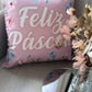 Capa Almofada Aveludada Feliz Páscoa Ovo e Flores 43x43cm